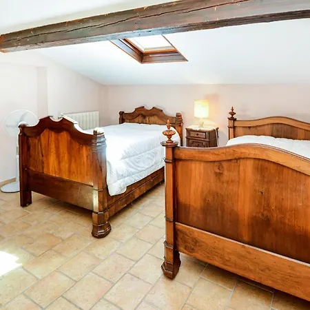 5 Bedroom Lovely In Uzes Holiday home