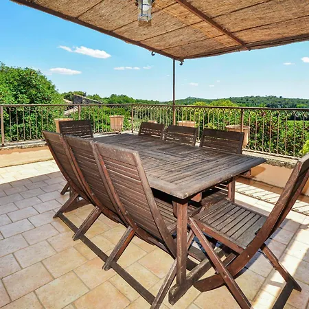 Holiday home 5 Bedroom Lovely In Uzes Baron (Gard)