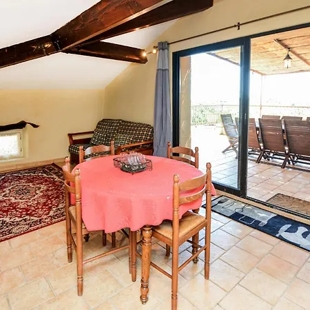 5 Bedroom Lovely In Uzes Holiday home