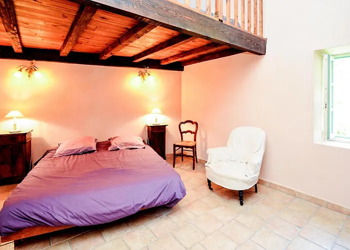 Casa de Férias Pet Friendly In Uzes Baron (Gard)
