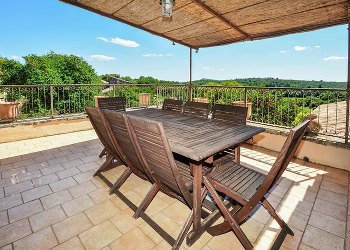 Casa de Férias Pet Friendly In Uzes Baron (Gard)
